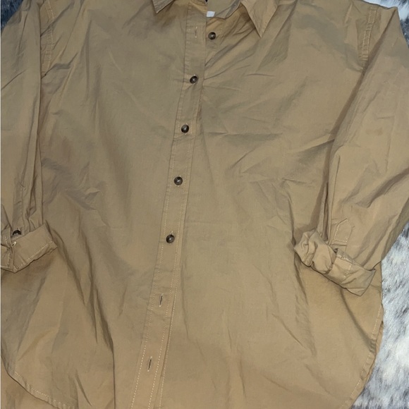 Button Up Top - Picture 2 of 2